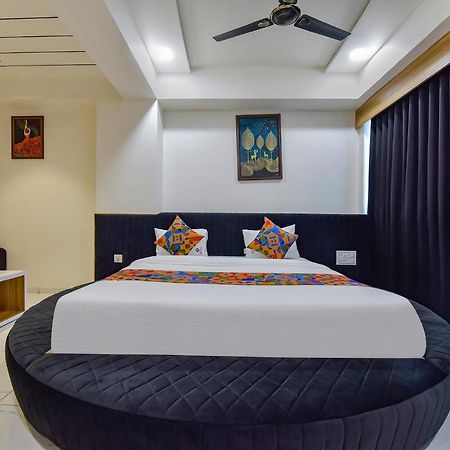 Fabhotel Bliss Ahmedabad Exterior foto